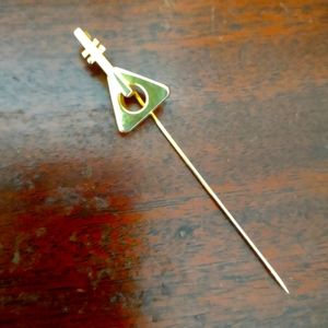 Vintage Cello gold tone lapel pin